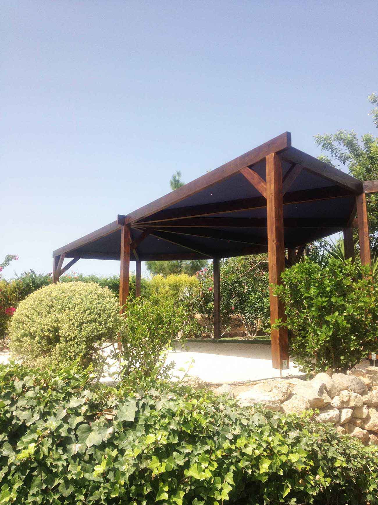 Pergolas e telheiros